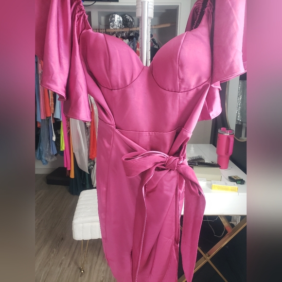 Selfie Leslie Aphrodite Molded Bust Angel Sleeve Wrap Dress Fuchsia - Picture 5 of 7